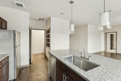 909 Flats Apartment with Quartz Countertops | Nashville, TN Apartments