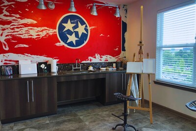 909 Flats Art Studio | Nashville, TN Apartments