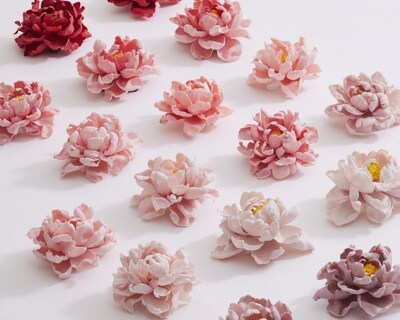 圖 3 : Leo Wong  陶瓷花卉雕塑《牡丹 》 系列