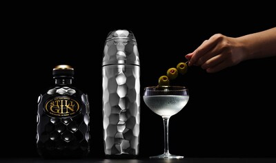 Hexclad, Still G.I.N. Unveil First-Ever Collaboration, Bringing Gordon Ramsay, Dr. Dre,  Snoop Dogg Together For A Next-Gen Cocktail Shaker (PRNewsfoto/HexClad)