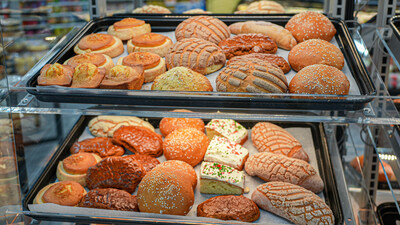 The Topeka Supermercado Nuestra Familia delivers a vibrant, market-style shopping experience with exciting features, including an expanded bakery selection featuring tres leches cakes, gelatins, flans, and other traditional favorites.