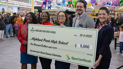 As part of the grand opening festivities, the store team presented a $5,000 donation to Highland Park High School, reinforcing SpartanNash’s ongoing commitment to education and community development.