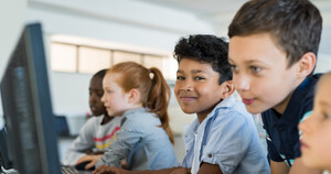 Plus de 1100 écoles reçoivent Antidote pour Noël