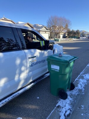Lethbridge franchit une étape importante en devenant la première communauté de l'Alberta à compléter des semaines de collecte de batteries en bordure de rue, avec plus de 3 000 kg recueillis
