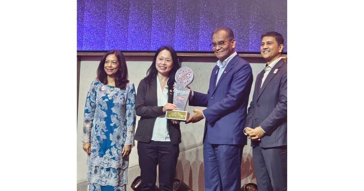 ISLAND HOSPITAL DINOBATKAN SEBAGAI "FLAGSHIP MEDICAL TOURISM HOSPITAL" PERTAMA DI MALAYSIA