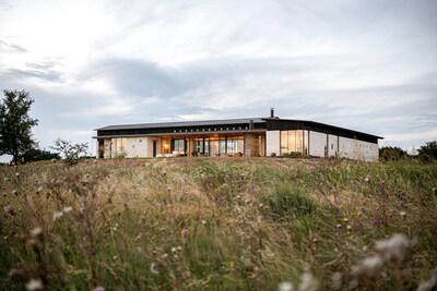 Exterior view of Elk Edge Retreat. Photography by Costa Christ.