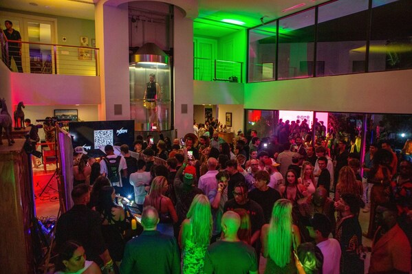 Unable to view the image, Please provide a valid URL.