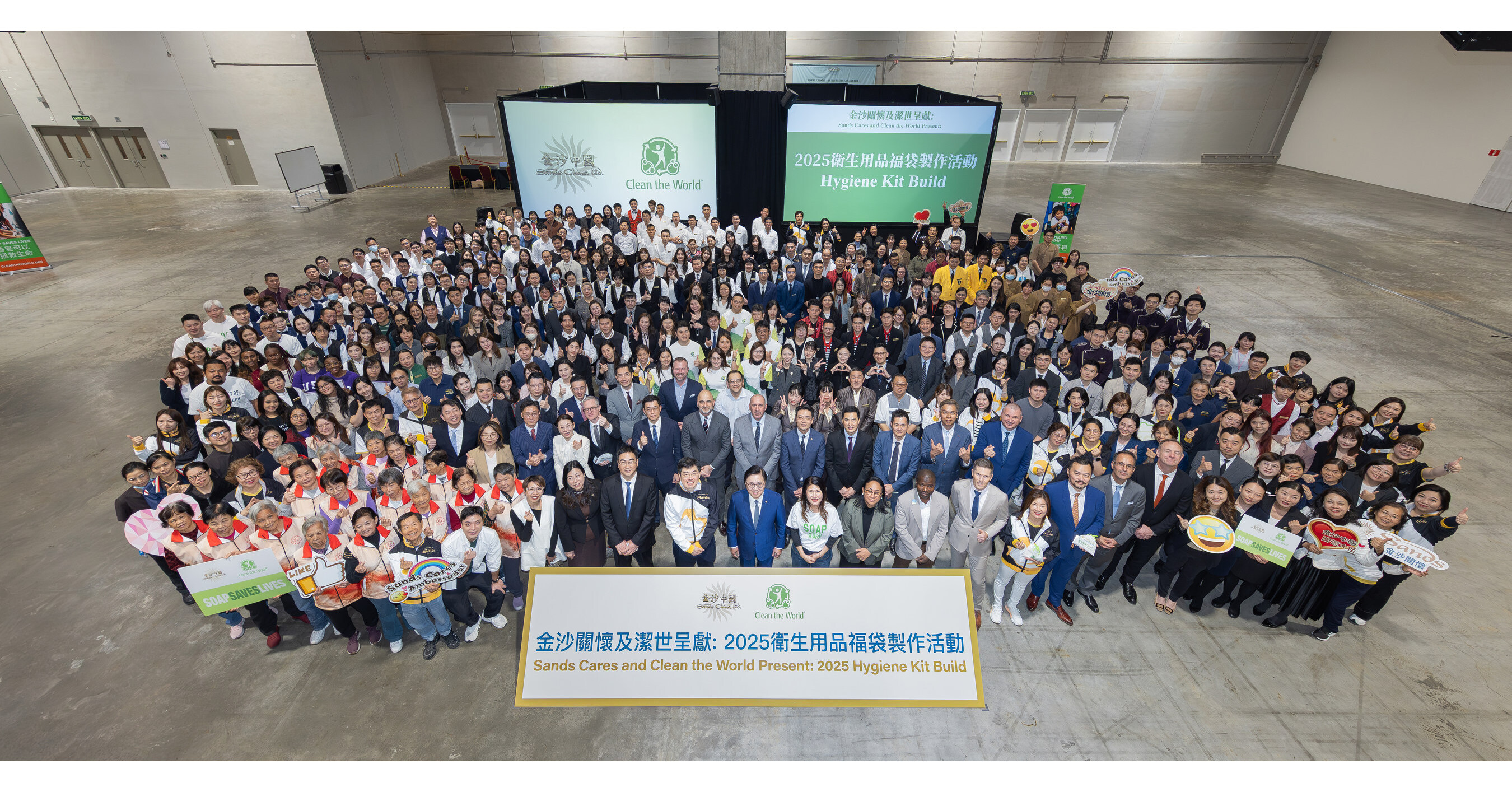 Sands China and Community Volunteers Assemble 30,000 Hygiene Kits for Annual 'Clean the World' Initiative