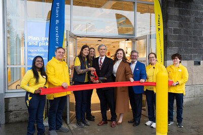 IKEA Canada hosted a grand opening celebration attended by representatives from IKEA Canada, the Government of British Columbia; Abbotsford City Council, Corporate Sponsorships, and Economic Development; Abbotsford Chamber of Commerce; Archway Community Services; and partners from Leeswood Construction and Colliers. (CNW Group/IKEA Canada Limited Partnership)