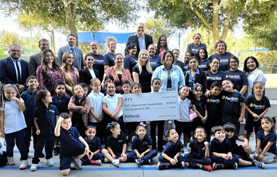 ACE Cash Express and California State Senator Caroline Menjivar (D) celebrate $5,000 donation
to Fenton Primary Center ACE Cash Express and California State Senator Caroline Menjivar (D) celebrate $5,000 donation
to Fenton Primary Center