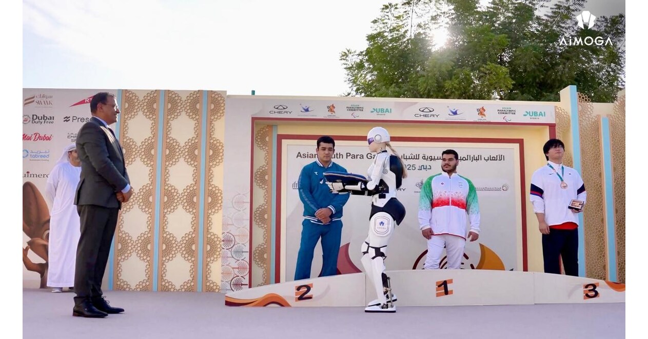 Teknologi yang Mendukung Kejayaan Olahraga: AiMOGA Robotics Wujudkan Acara Penyerahan Medali yang Didampingi Robot dalam Ajang Olahraga Internasional