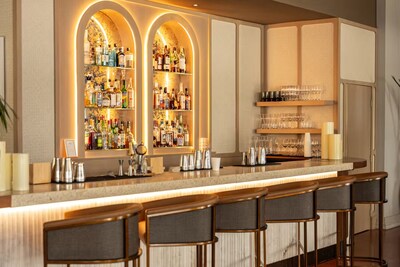 An iconic South of Fifth landmark since 1940, Balfour Miami Beach blends timeless Art Deco design with relaxed modern luxury, offering an intimate retreat just steps from Miami’s sun-drenched shoreline.