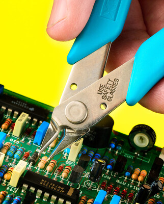 Comfortable to grip and easy to maneuver, this flush cutter featuring a low-profile head is ideal for reaching into tight spaces in densely populated printed circuit boards. Comfortable to grip and easy to maneuver, this flush cutter featuring a low-profile head is ideal for reaching into tight spaces in densely populated printed circuit boards.