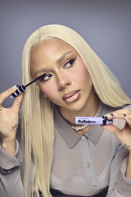 Mariah the Scientist For Urban Decay (PRNewsfoto/Urban Decay) Mariah the Scientist For Urban Decay (PRNewsfoto/Urban Decay)