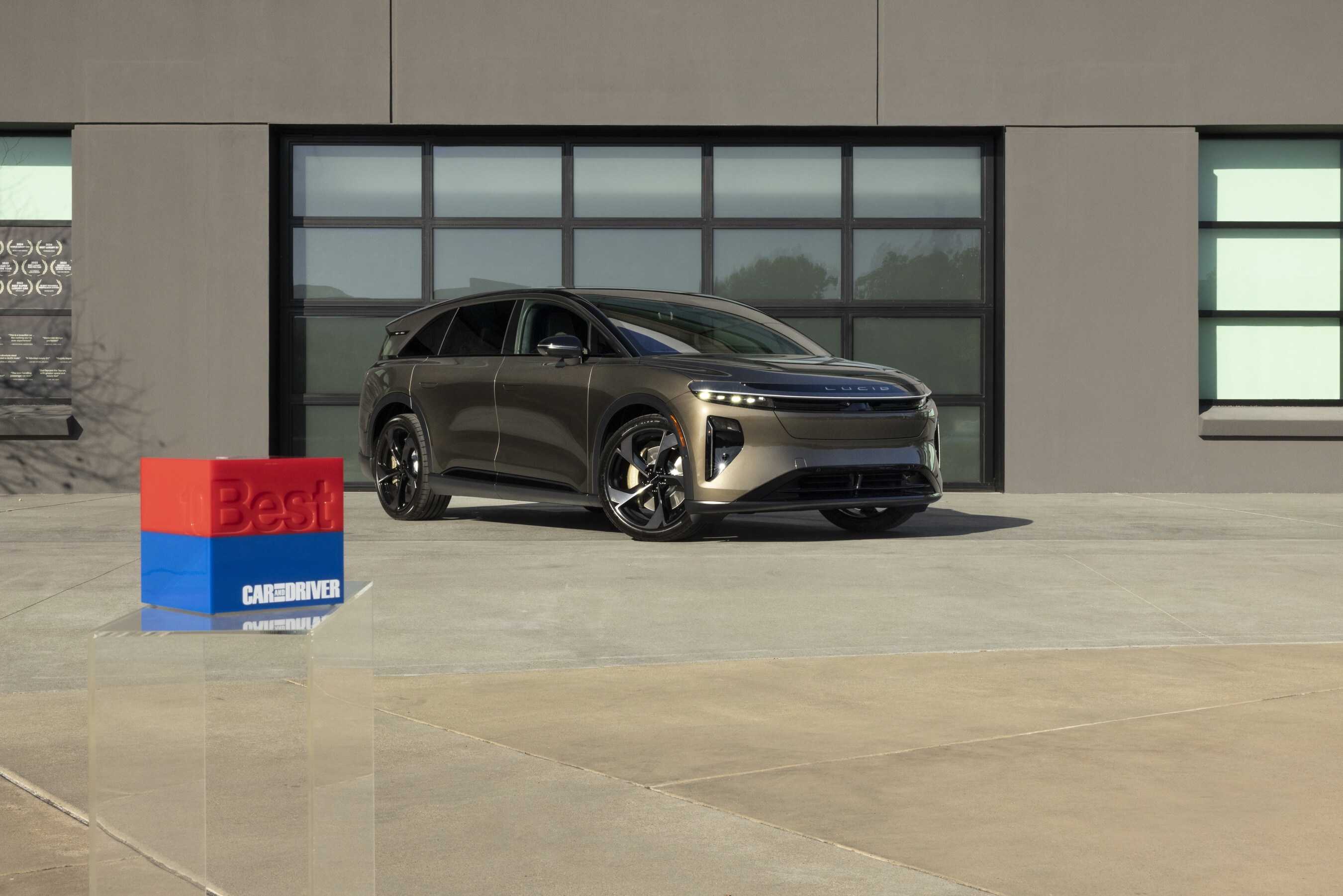 Lucid Gravity, consisting of the Grand Touring and Touring trims, is the newest addition to the company’s model lineup and was named to the Car and Driver 10Best Trucks & SUVs list in its first year of eligibility. This groundbreaking SUV redefines the segment, with Lucid’s signature blend of space, performance, and efficiency.