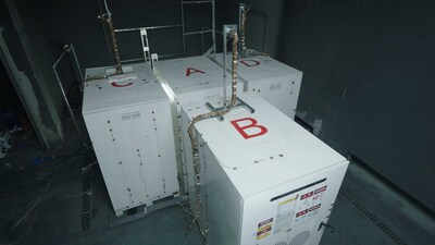 El sistema GFM ESS para aplicaciones industriales y comerciales de Huawei Digital Power supera la prueba de ignición extrema (PRNewsfoto/Huawei) El sistema GFM ESS para aplicaciones industriales y comerciales de Huawei Digital Power supera la prueba de ignición extrema (PRNewsfoto/Huawei)