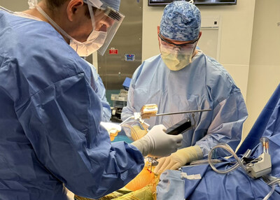 Lantern® Hip in use by Dr. John McLaughlin, Cleveland, OH Lantern® Hip in use by Dr. John McLaughlin, Cleveland, OH
