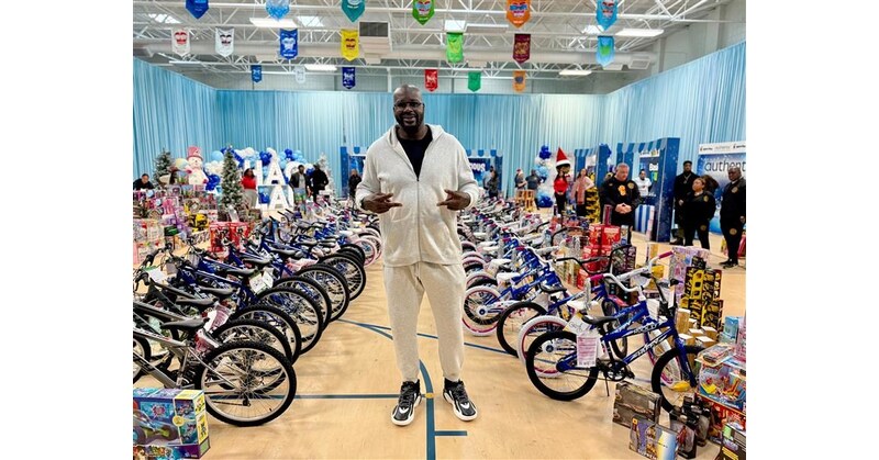 Shaq-A-Claus Sleighs the Holidays with Gifts and Cheer