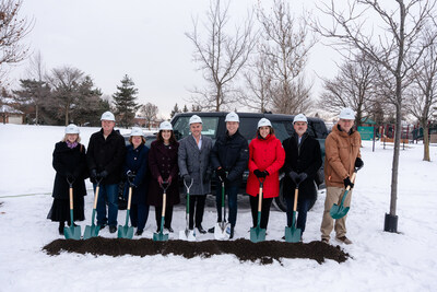 Representatives from all levels of government joined telMAX leadership to celebrate the launch of telMAX’s pure fibre network in Oakville. (CNW Group/telMAX)