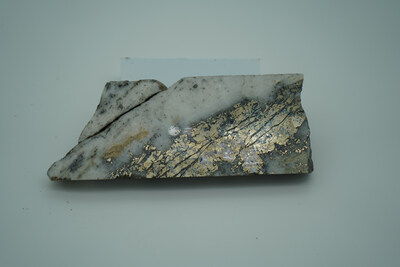 Image 4: Aguilar, hole DH369 from 164.00 to 164.63 metres downhole (CNW Group/Outcrop Silver & Gold Corporation) Image 4: Aguilar, hole DH369 from 164.00 to 164.63 metres downhole (CNW Group/Outcrop Silver & Gold Corporation)