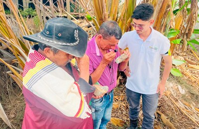 Image 8: Community engagement (CNW Group/Outcrop Silver & Gold Corporation) Image 8: Community engagement (CNW Group/Outcrop Silver & Gold Corporation)