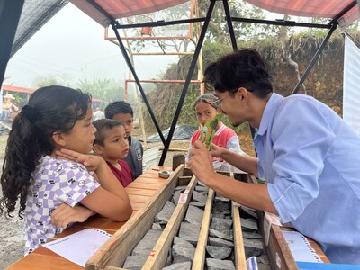 Image 7: Geologist for a day (CNW Group/Outcrop Silver & Gold Corporation) Image 7: Geologist for a day (CNW Group/Outcrop Silver & Gold Corporation)