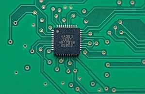 Ultra-Low-Power AI Voice Detection Demo by POLYN at CES 2026