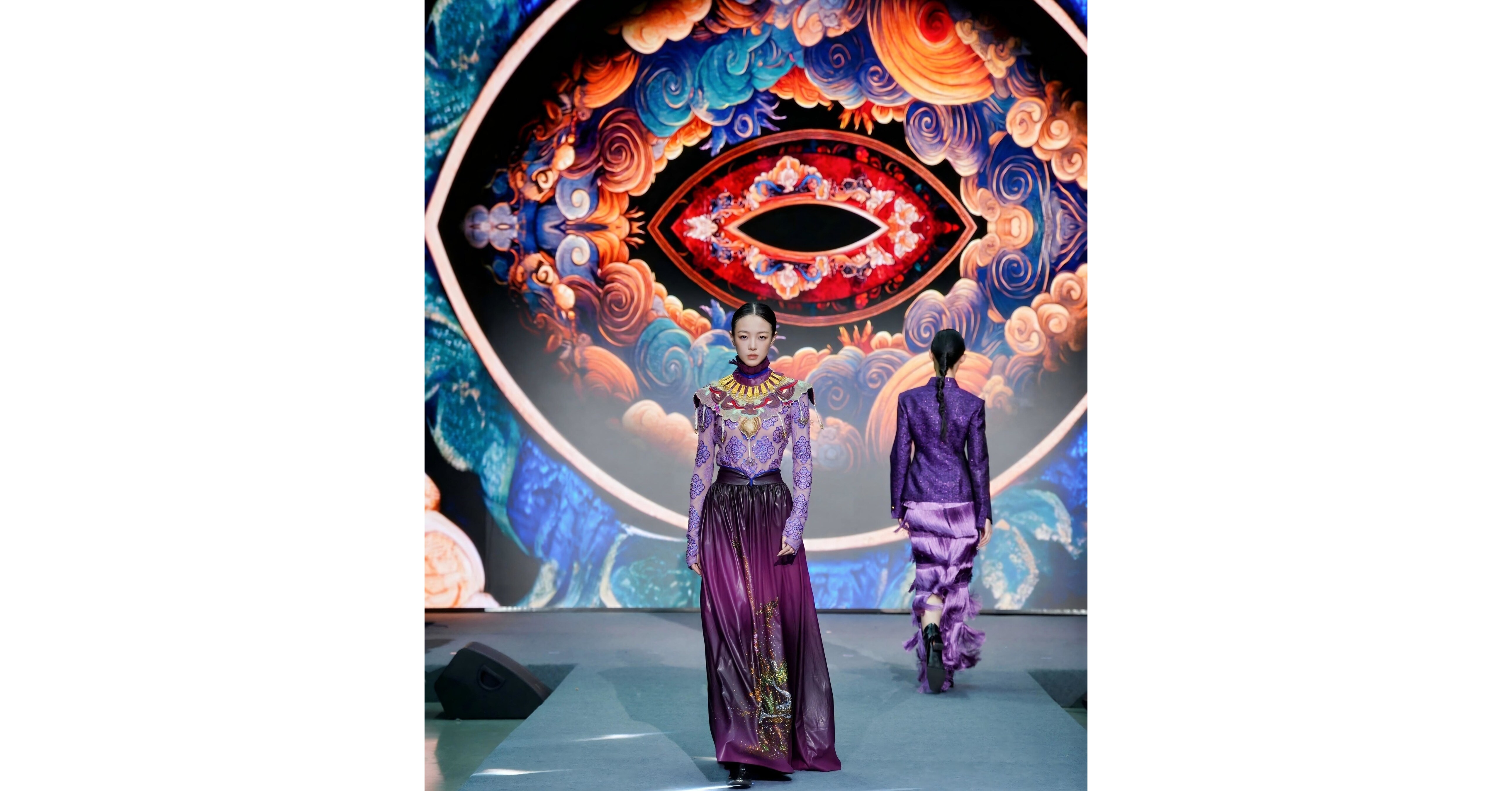 The Second Silk Fashion Gala Opens at China National Silk Museum