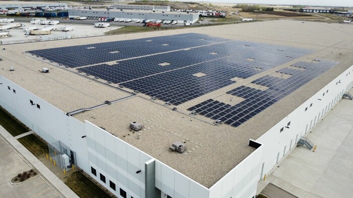 1.4 MW rooftop solar project for Fiera Real Estate in Calgary, supporting its commitment to achieve net zero carbon by 2040. Fiera Project Site (CNW Group/PowerBank Corporation)
