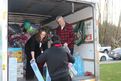 Uncle Vinny's Toy Drive 2025 (CNW Group/The Salvation Army British Columbia Division)