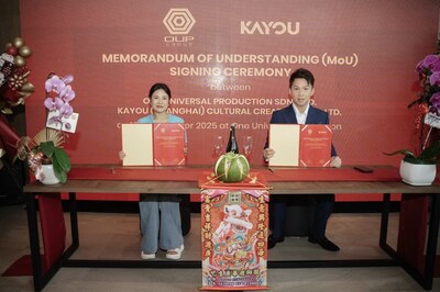 From Left : Ms. Susan Chen, Southeast Asia General Manager of Kayou Cultural Creativity Co., Ltd. 
From Right : Mr. Alvin Lee, CEO, One Universal Production & Group of Companies