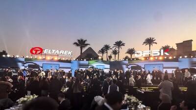 DFSK, una marca inteligente de vehículos de nueva energía, celebró su evento de lanzamiento en El Cairo, Egipto, presentando oficialmente su modelo estratégico E5 PLUS junto con dos nuevos productos adicionales para el mercado egipcio (PRNewsfoto/DFSK) DFSK, una marca inteligente de vehículos de nueva energía, celebró su evento de lanzamiento en El Cairo, Egipto, presentando oficialmente su modelo estratégico E5 PLUS junto con dos nuevos productos adicionales para el mercado egipcio (PRNewsfoto/DFSK)