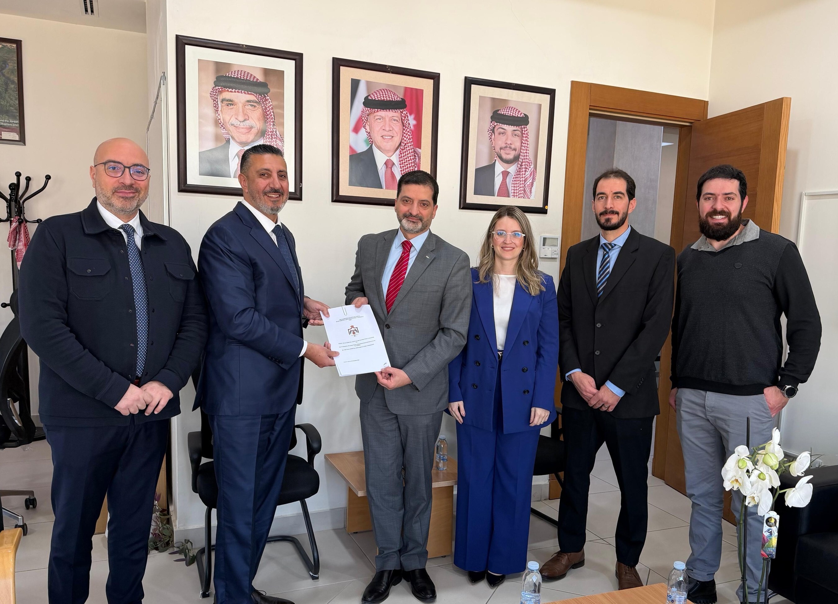 Unable to view the image, Please provide a valid URL.