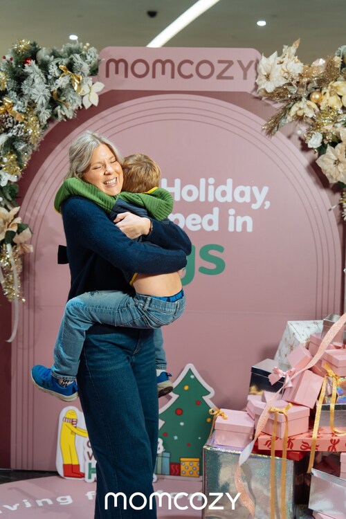 Momcozy's Cozy Hugging Spot Pop-Up at American Dream Mall