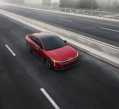 KIA ANUNCIA LOS PRECIOS DEL SEDÁN COMPACTO K4 DEL 2026