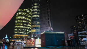 LEPAS L8 Makes a Grand Appearance at Milan's Piazza Gae Aulenti, Ushering in Italian Elegance for the Christmas Season