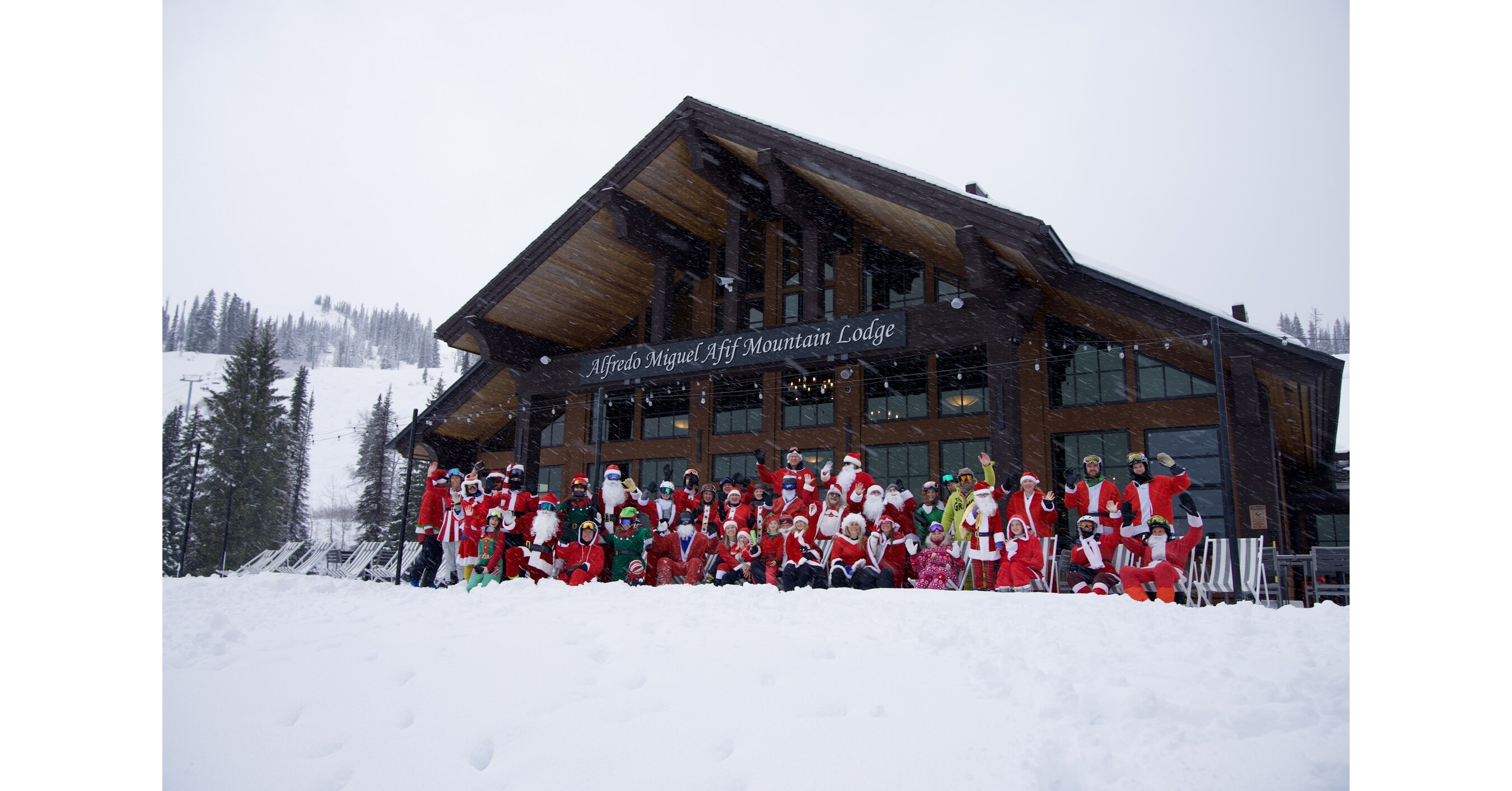 Hundreds of Santas Take to the Slopes for Tamarack Resort's "Santa Skis Free" Tradition