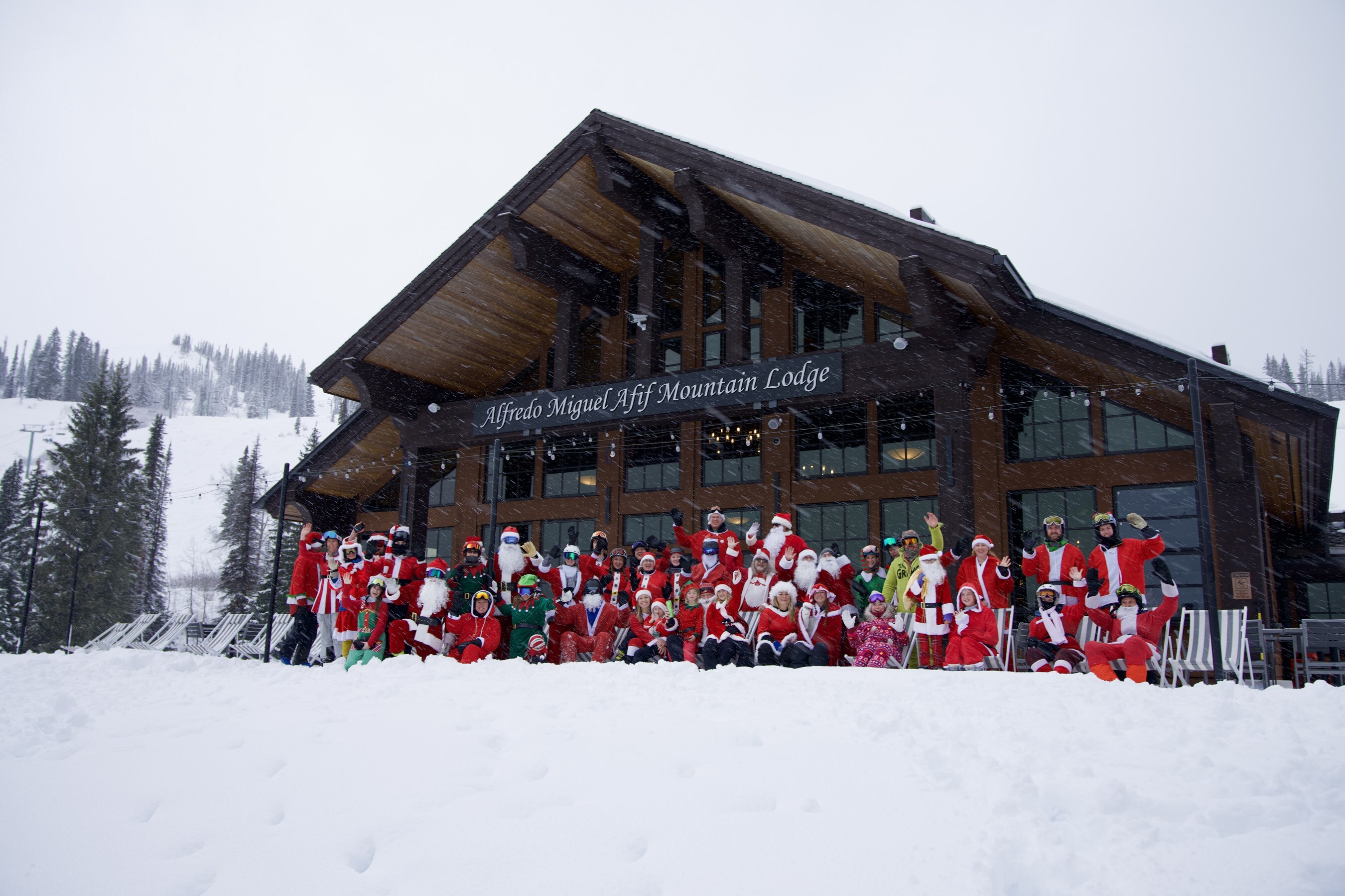Hundreds of Santas Take to the Slopes for Tamarack Resort's "Santa Skis Free" Tradition