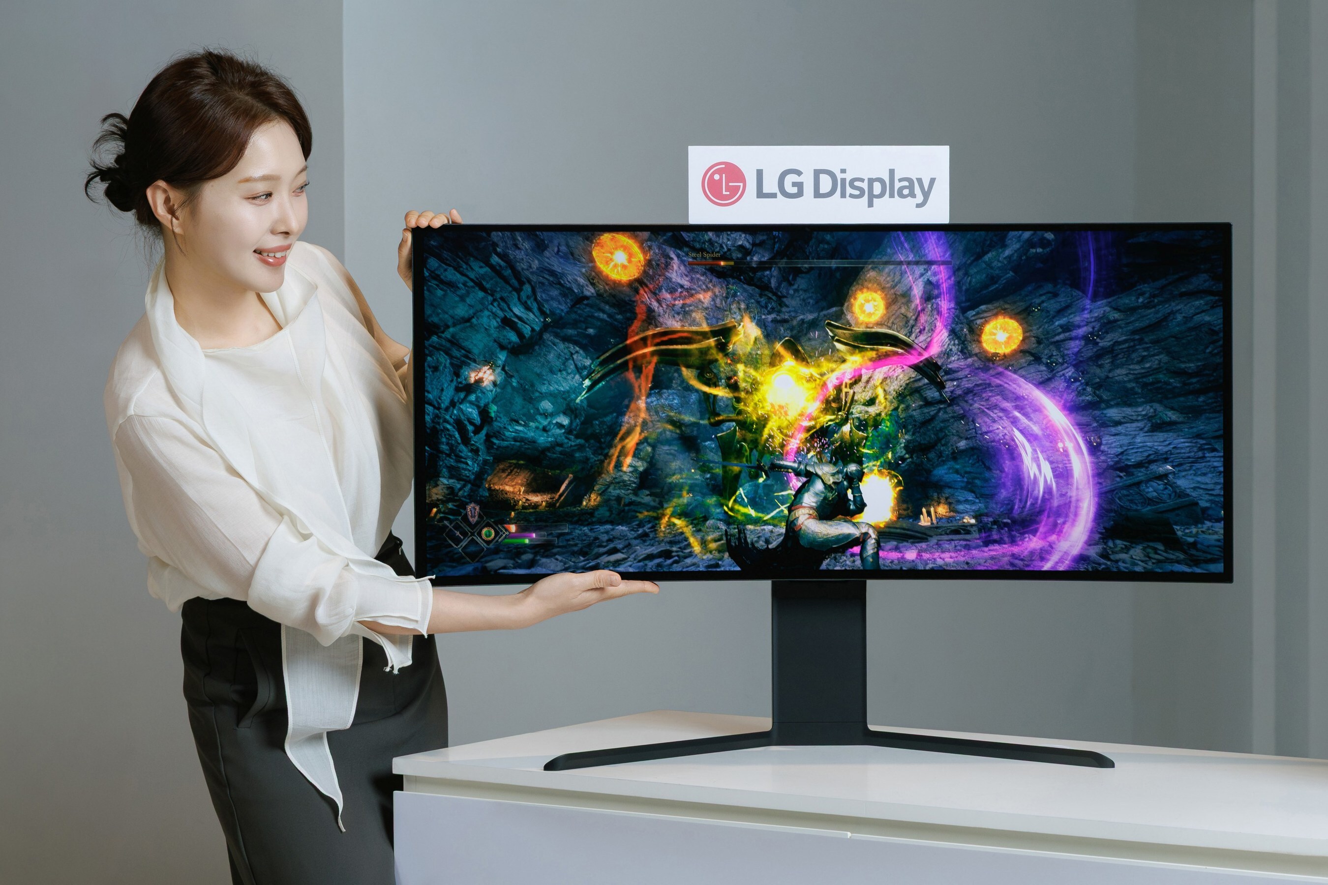 LG Display showcases wide lineup of world-first, leading OLED monitors
