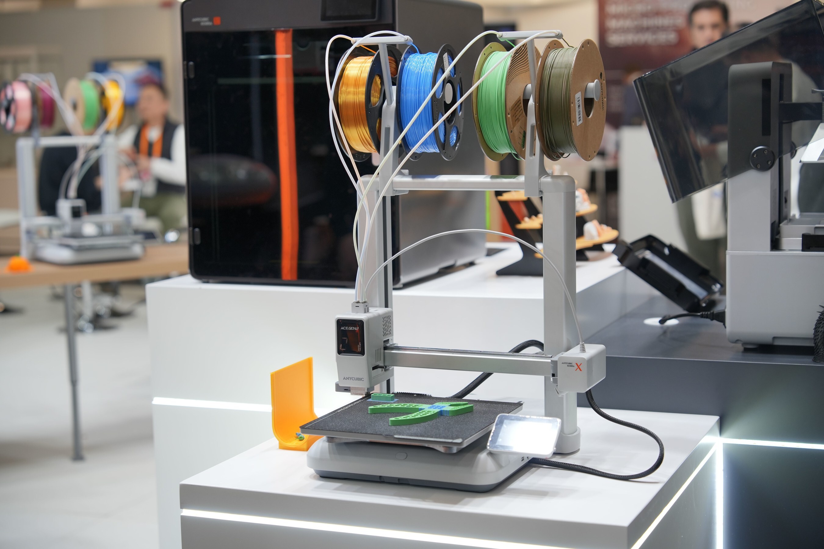 Anycubic abre depósitos para Kobra X, tras el debut en Formnext de su impresora FDM multicolor