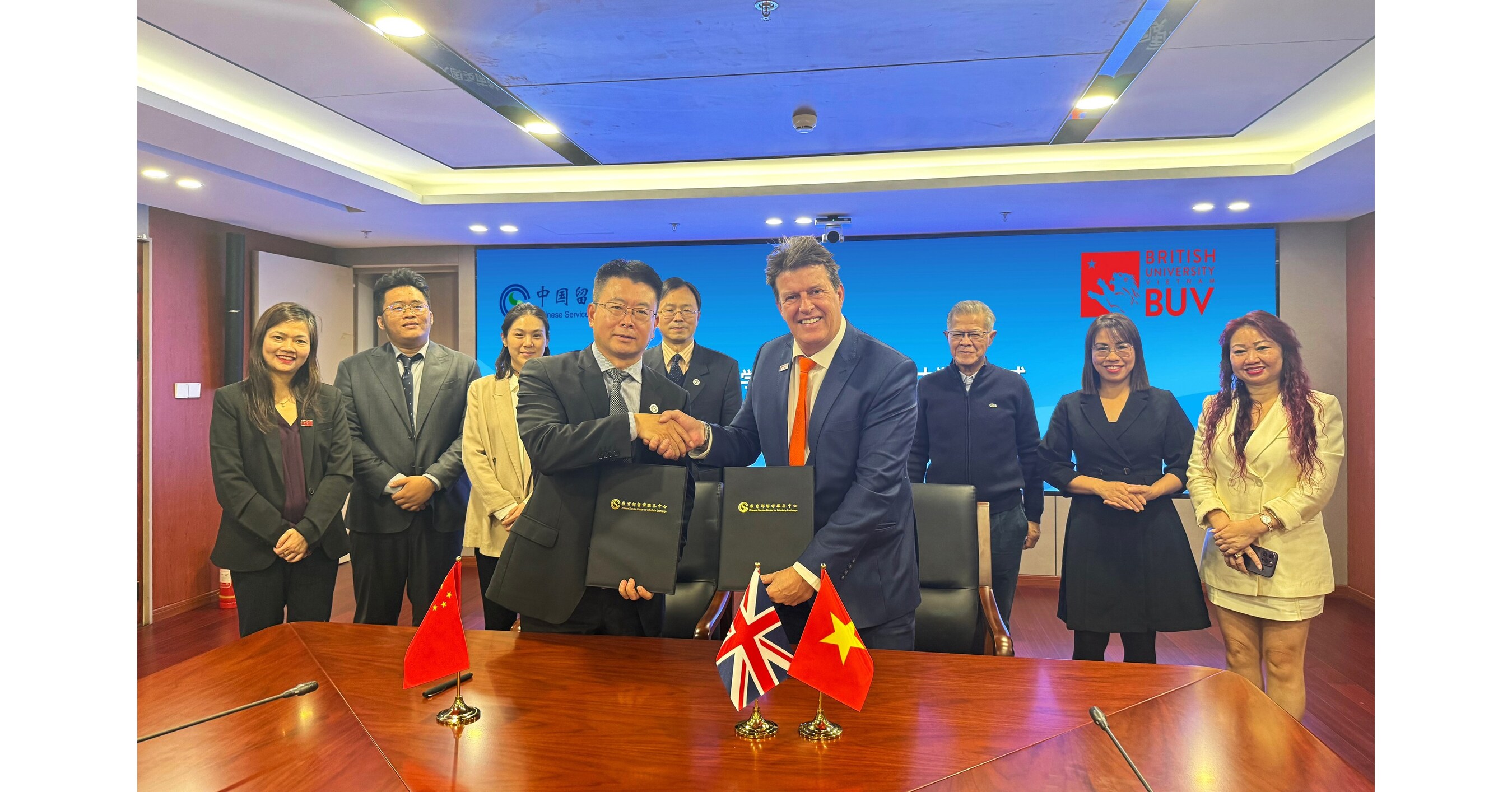 越南英國大學與中國留學服務中心建立戰略夥伴關係,共同推動亞洲人才流動