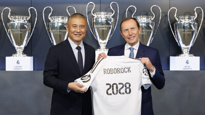 From left to right: Roborock President, Quan Gang, and Real Madrid Director of Institutional Relations, Emilio Butragueño From left to right: Roborock President, Quan Gang, and Real Madrid Director of Institutional Relations, Emilio Butragueño