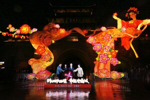 Village candy fair kicks off in Dujiangyan, Sichuan