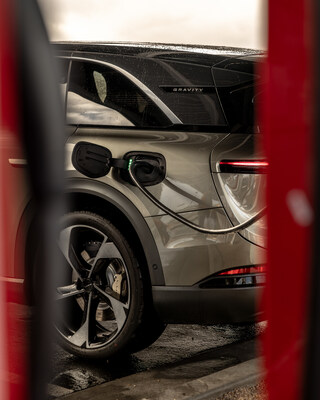 With its native NACS port, public fast-charging for Lucid Gravity is seamless with Plug & Charge access to more than 25,000 Tesla Superchargers and thousands of Electrify America DC fast-charging connectors. Lucid’s proprietary “Range Spider” Route Planner also helps users plan trips with a visual display of their estimated real-world range and all the potential and public fast charging stations within that range. With its native NACS port, public fast-charging for Lucid Gravity is seamless with Plug & Charge access to more than 25,000 Tesla Superchargers and thousands of Electrify America DC fast-charging connectors. Lucid’s proprietary “Range Spider” Route Planner also helps users plan trips with a visual display of their estimated real-world range and all the potential and public fast charging stations within that range.