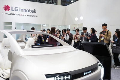Korean press corps participating in the LG Innotek CES 2026 pre-booth tour