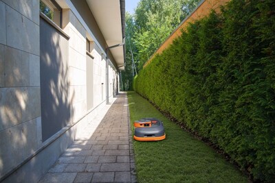 H2 Series - Complex Robotic Mowing Lawn Master with Industry Leading AI Triple Fusion System