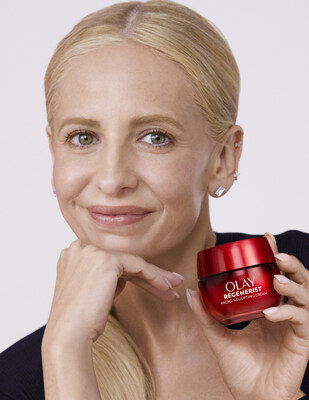 OLAY and partner Sarah Michelle Gellar debut the newly upgraded Regenerist Micro-Sculpting Cream – now powered by Triple Collagen Peptide, Niacinamide and Pro-Vitamin B5 for firmer, smoother, more radiant skin in just 7 days.
