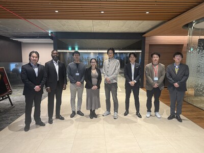 Commemorative photo taken with Mitsubishi UFJ Bank when members of Private AI headquarters visited Japan in November 2025. (CNW Group/Private AI)