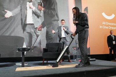 Derrick Rose, former NBA MVP and three-time All-Star, at Dreame's CES 2026 booth, discussing smart living and how optimizing daily routines creates space for recovery, mental clarity, and what truly matters.