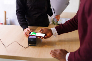 64% dos brasileiros já usam cartões virtuais, aponta pesquisa da Pluxee